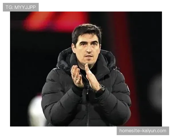 伊劳拉重兵囤积中路限制曼联 伯恩茅斯反击效率成平局关键